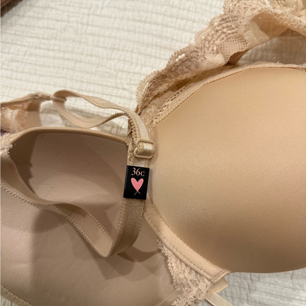 Elegant Lace Trimmed Tan Bra - Picture 3 of 3